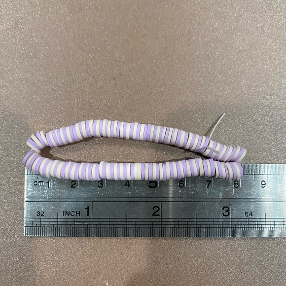 Purple and white bracelet - Picture 2 of 3